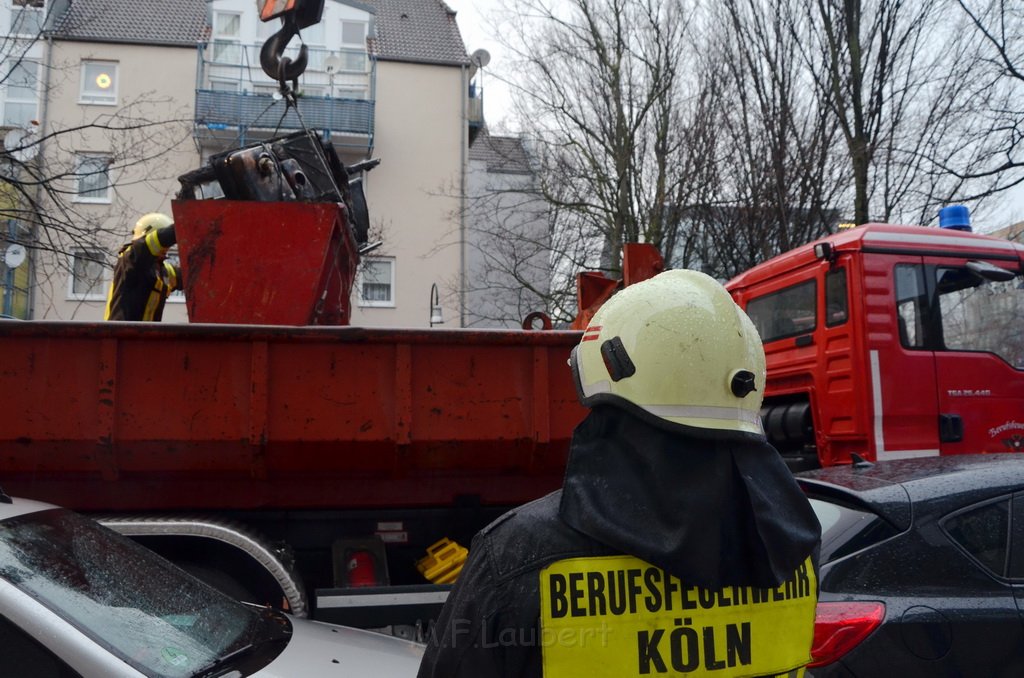 Feuer 2 Dachwohnung Koeln Severinswall Bayenstr P205.JPG